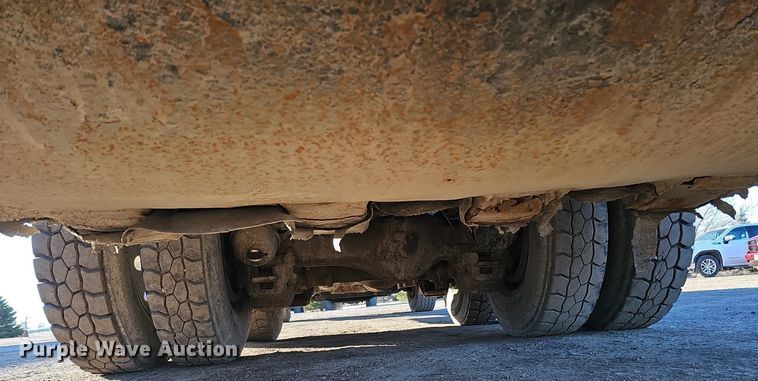 image for item DK0553 2008 Mack MRU613 refuse truck