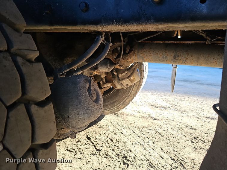 image for item DK0553 2008 Mack MRU613 refuse truck