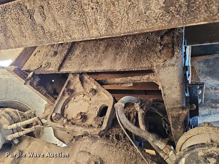 image for item DK0553 2008 Mack MRU613 refuse truck