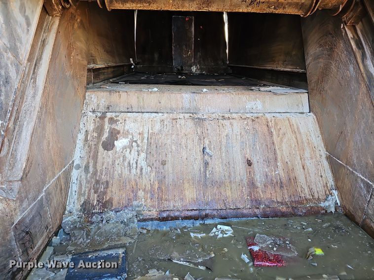 image for item DK0553 2008 Mack MRU613 refuse truck