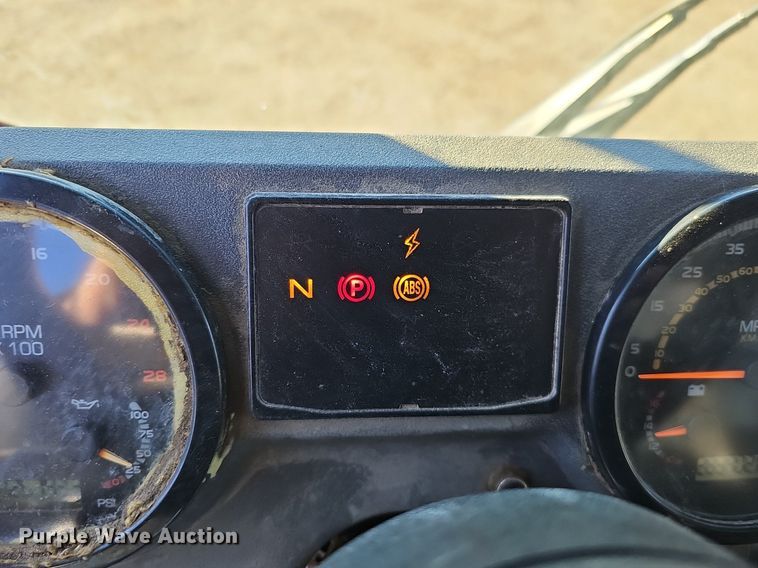 image for item DK0553 2008 Mack MRU613 refuse truck