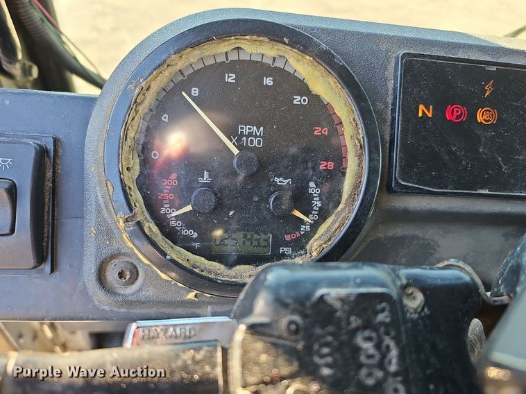 image for item DK0553 2008 Mack MRU613 refuse truck