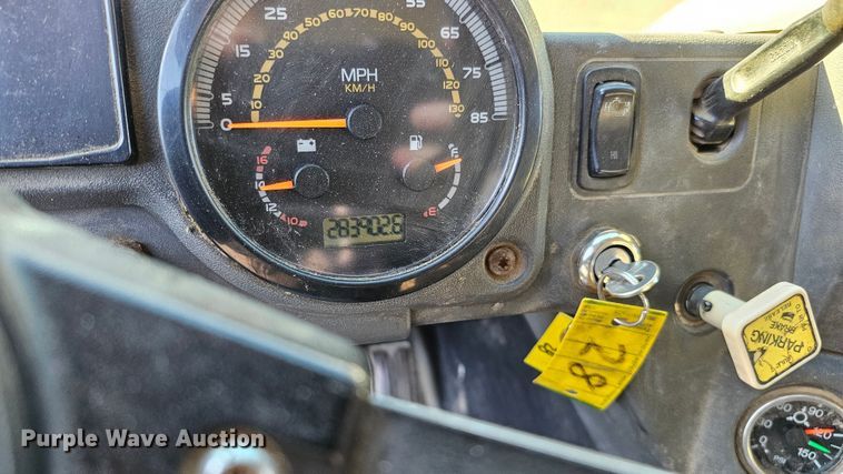 image for item DK0553 2008 Mack MRU613 refuse truck