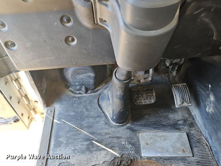 image for item DK0553 2008 Mack MRU613 refuse truck