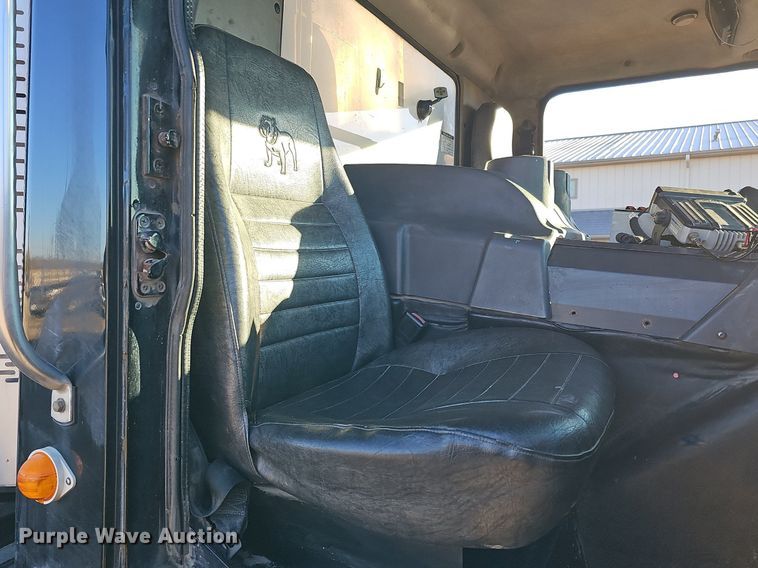 image for item DK0553 2008 Mack MRU613 refuse truck