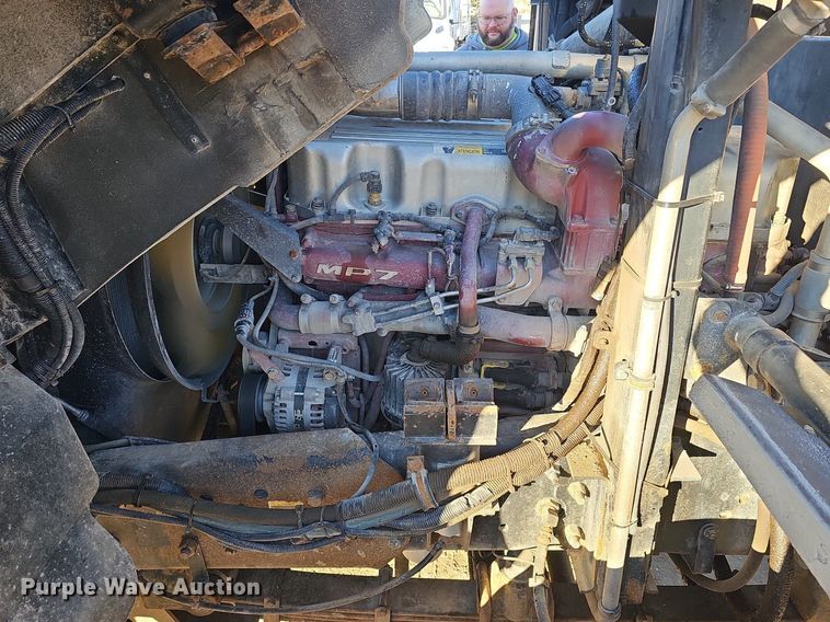 image for item DK0553 2008 Mack MRU613 refuse truck