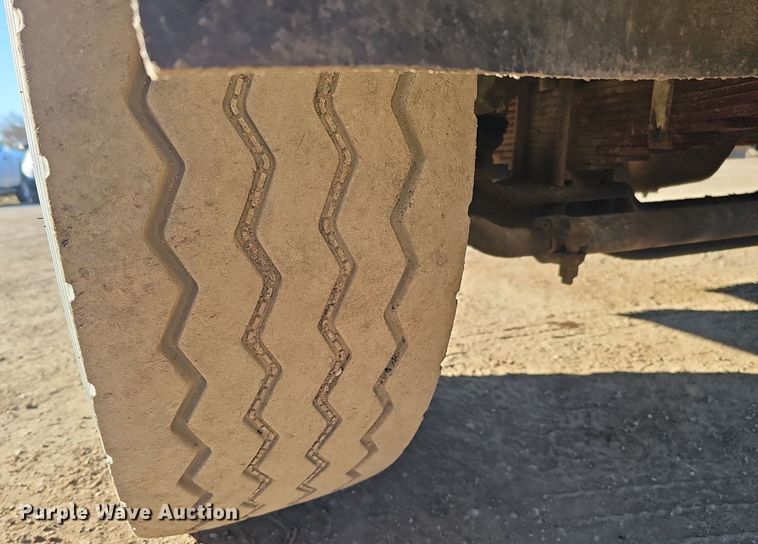 image for item DK0553 2008 Mack MRU613 refuse truck