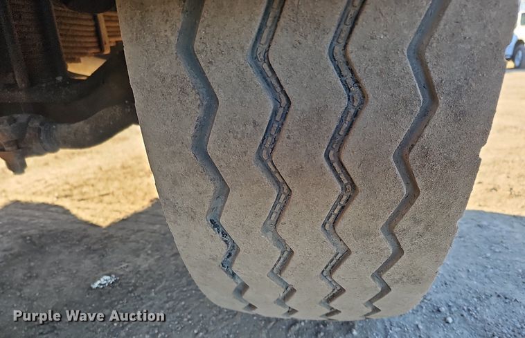 image for item DK0553 2008 Mack MRU613 refuse truck