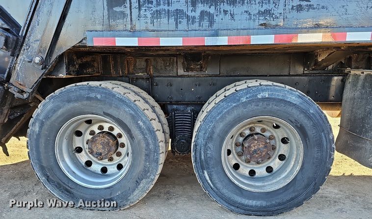 image for item DK0553 2008 Mack MRU613 refuse truck