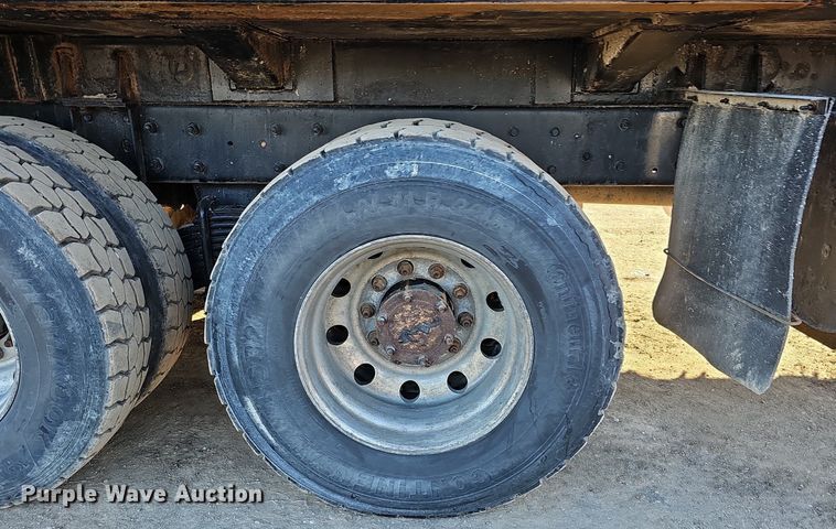 image for item DK0553 2008 Mack MRU613 refuse truck