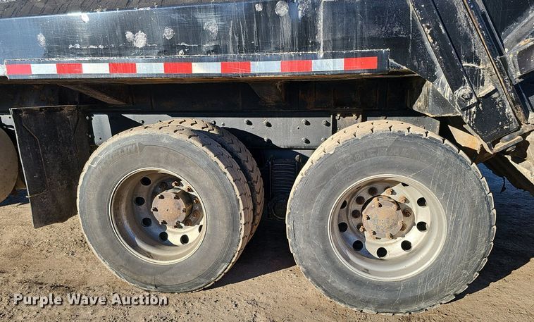 image for item DK0553 2008 Mack MRU613 refuse truck