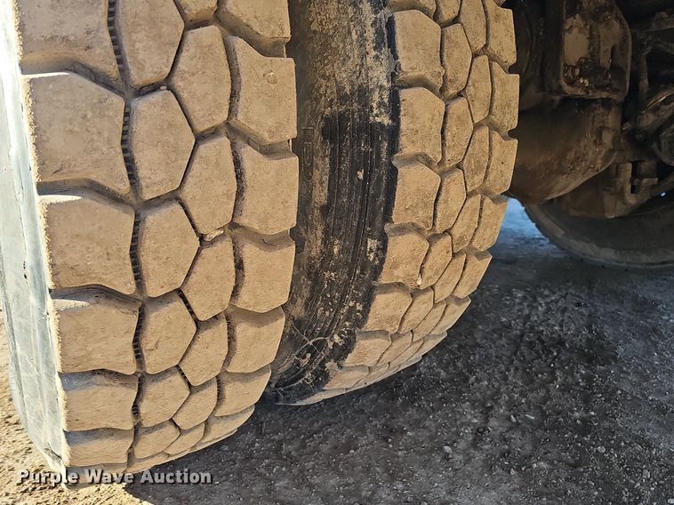 image for item DK0553 2008 Mack MRU613 refuse truck