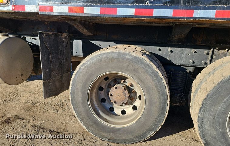 image for item DK0553 2008 Mack MRU613 refuse truck