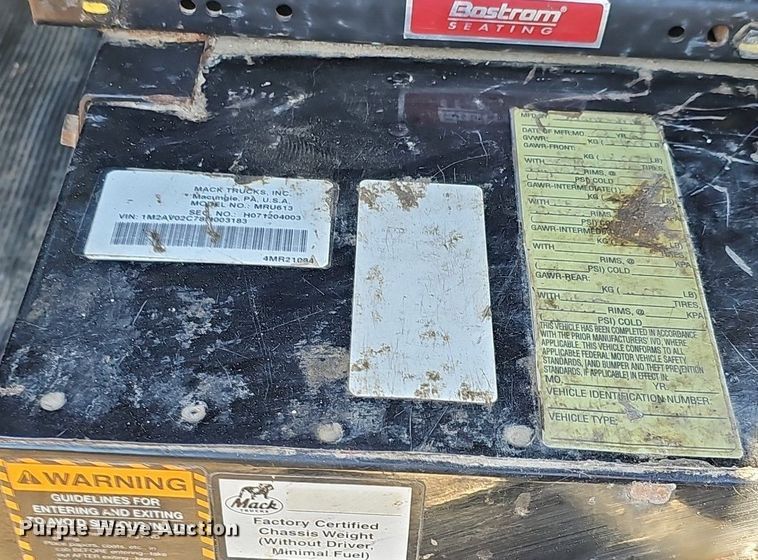 image for item DK0553 2008 Mack MRU613 refuse truck