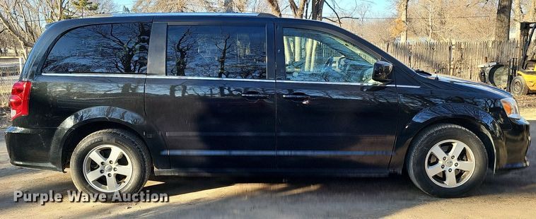 image for item DK0573 2013 Dodge Grand Caravan van