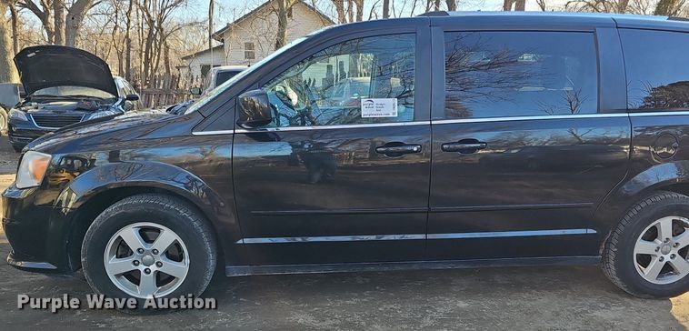 image for item DK0573 2013 Dodge Grand Caravan van