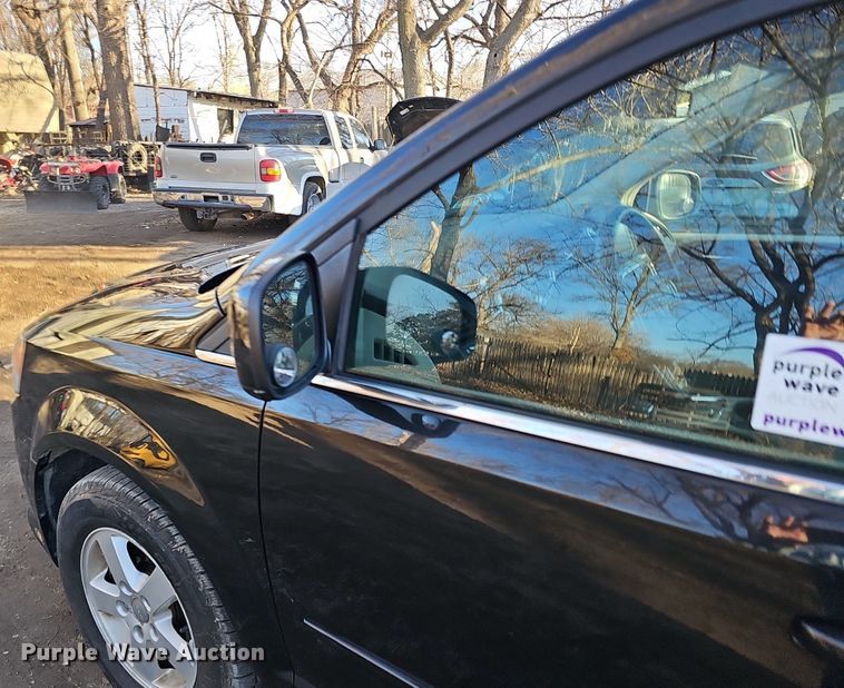 image for item DK0573 2013 Dodge Grand Caravan van