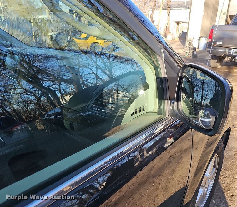 image for item DK0573 2013 Dodge Grand Caravan van