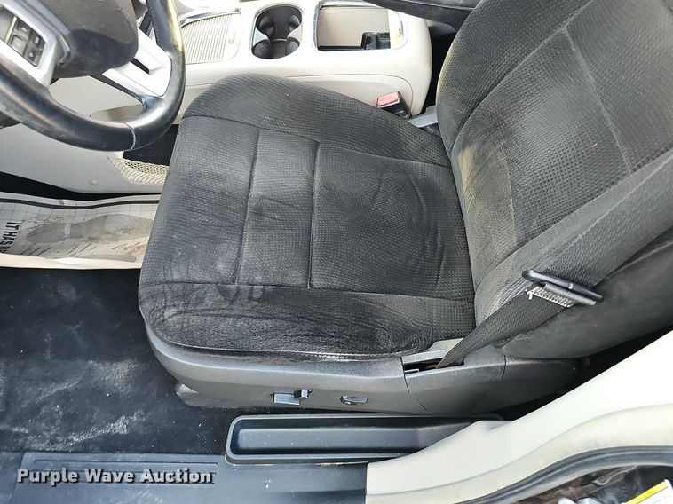 image for item DK0573 2013 Dodge Grand Caravan van