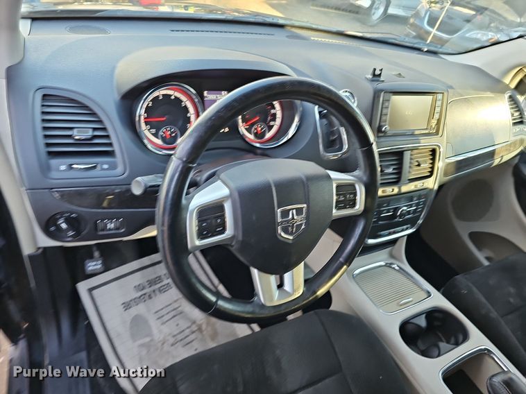 image for item DK0573 2013 Dodge Grand Caravan van