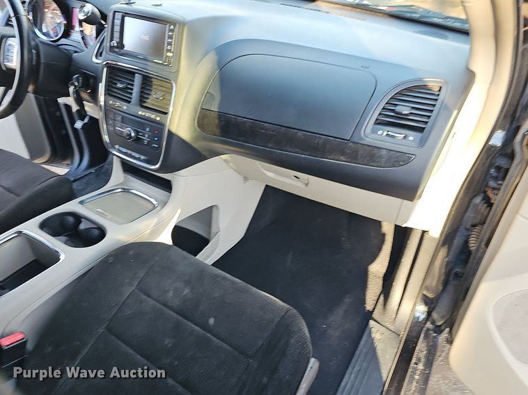 image for item DK0573 2013 Dodge Grand Caravan van