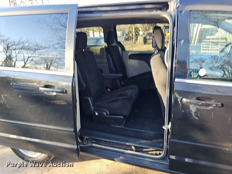 image for item DK0573 2013 Dodge Grand Caravan van