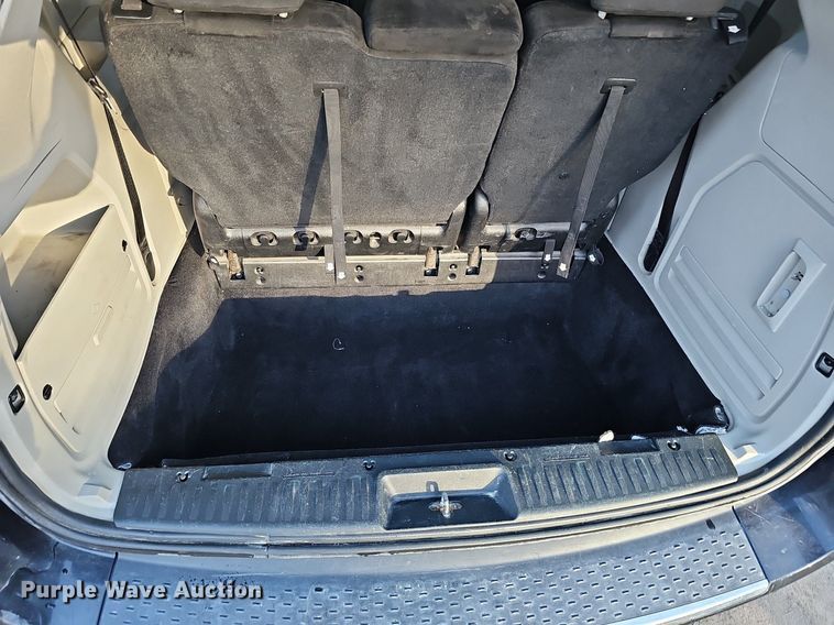 image for item DK0573 2013 Dodge Grand Caravan van