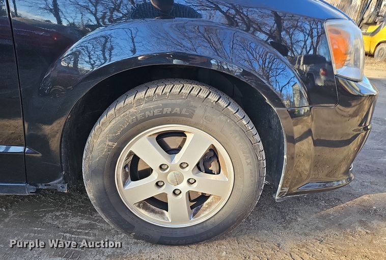 image for item DK0573 2013 Dodge Grand Caravan van