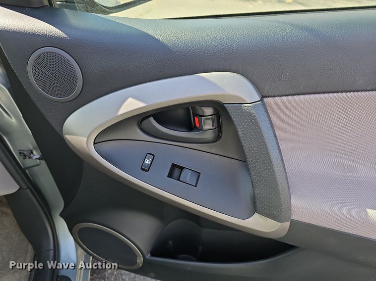 image for item DM1547 2007 Toyota  RAV4 SUV