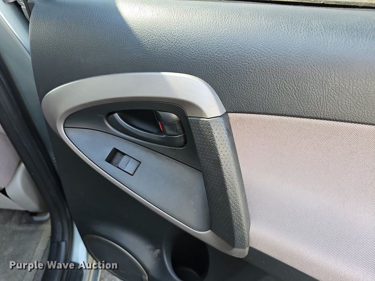 image for item DM1547 2007 Toyota  RAV4 SUV