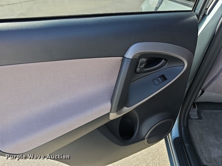 image for item DM1547 2007 Toyota  RAV4 SUV