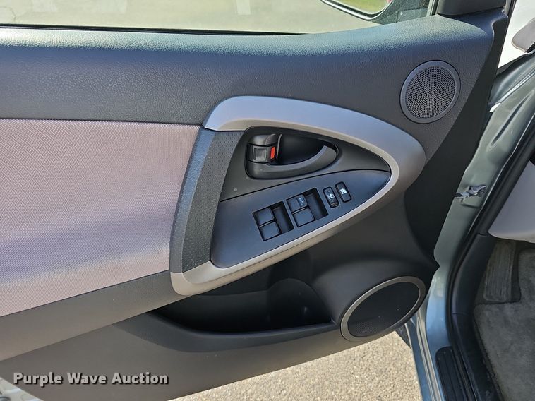 image for item DM1547 2007 Toyota  RAV4 SUV