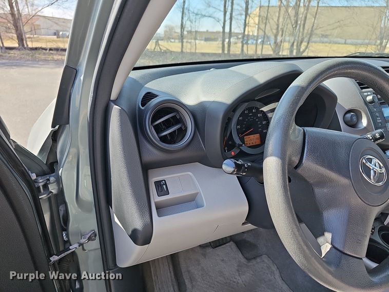 image for item DM1547 2007 Toyota  RAV4 SUV