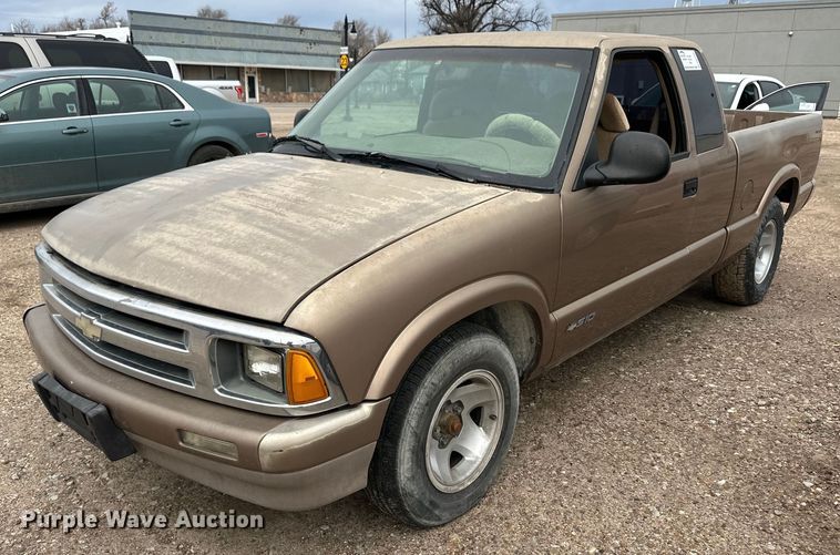 image for item DM2667 1997 Chevrolet S10 Ext. Cab pickup truck