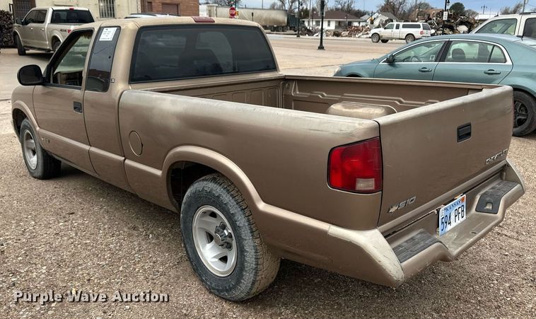 image for item DM2667 1997 Chevrolet S10 Ext. Cab pickup truck