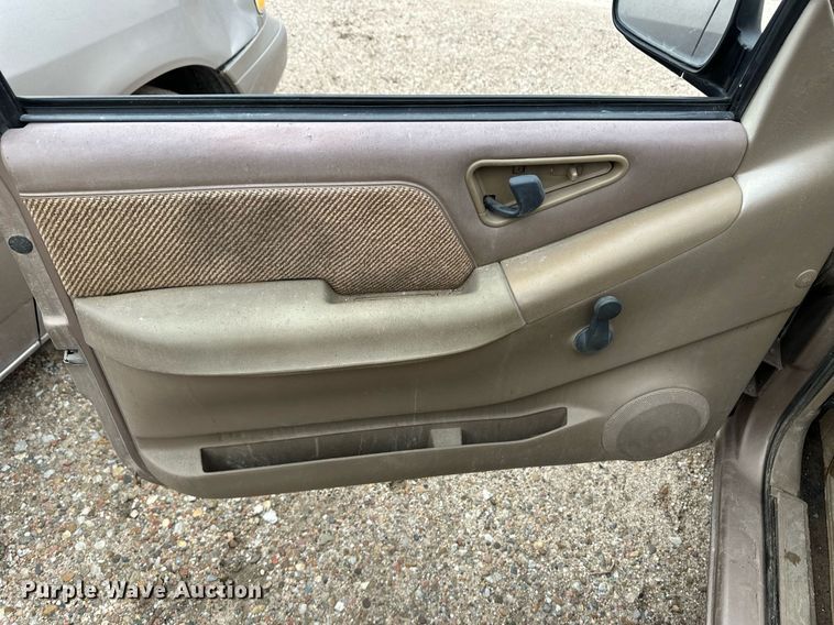 image for item DM2667 1997 Chevrolet S10 Ext. Cab pickup truck