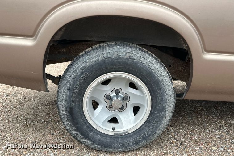 image for item DM2667 1997 Chevrolet S10 Ext. Cab pickup truck