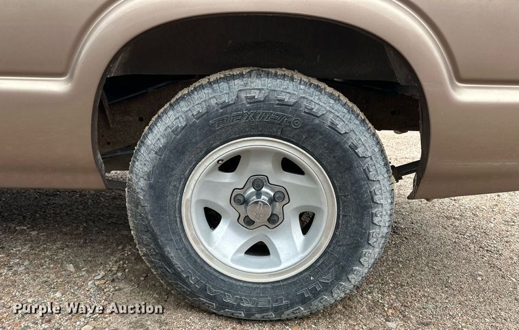 image for item DM2667 1997 Chevrolet S10 Ext. Cab pickup truck