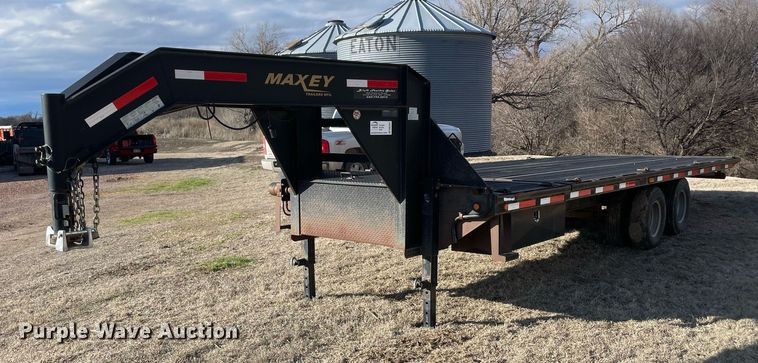 image for item DM2691 2010 Maxey tilt deck equipment trailer