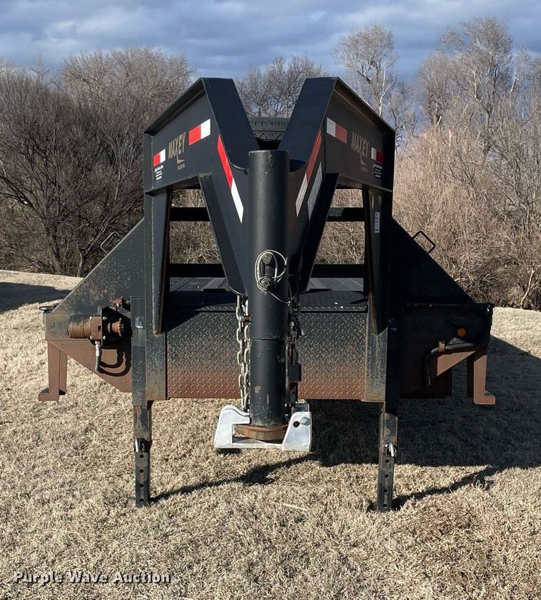 image for item DM2691 2010 Maxey tilt deck equipment trailer