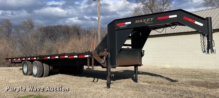 image for item DM2691 2010 Maxey tilt deck equipment trailer