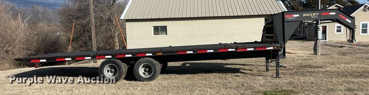 image for item DM2691 2010 Maxey tilt deck equipment trailer