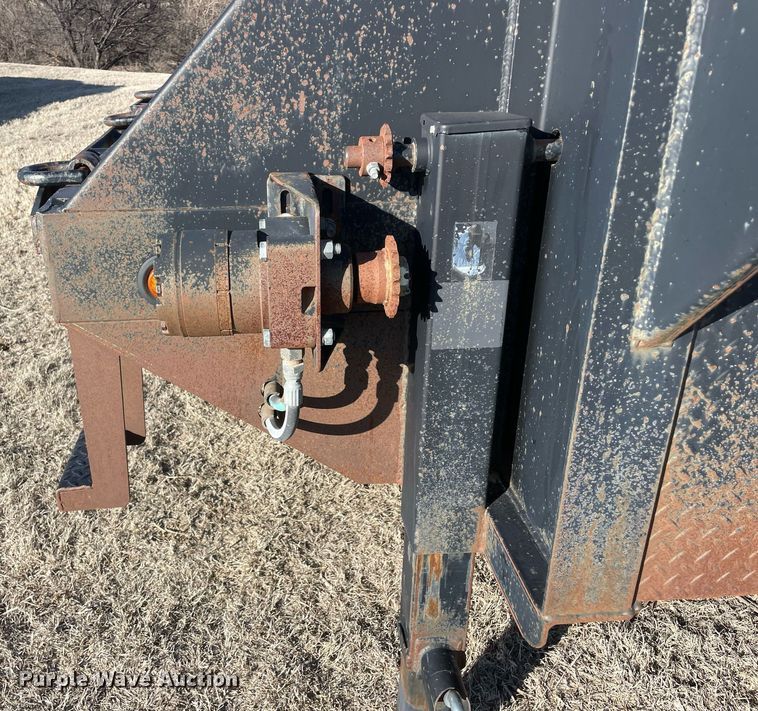 image for item DM2691 2010 Maxey tilt deck equipment trailer