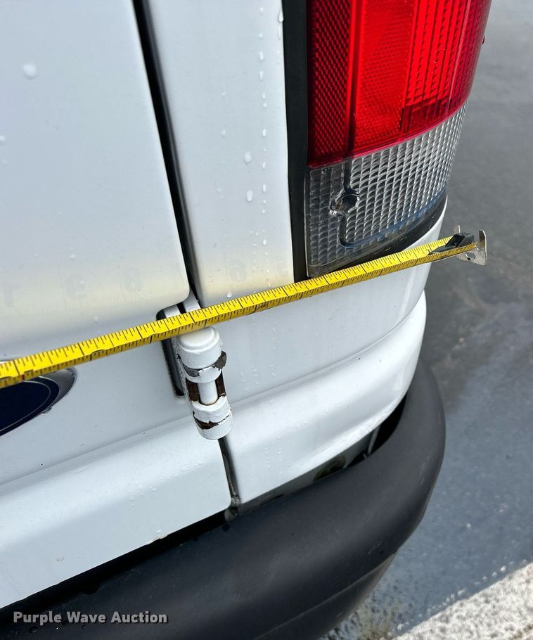 image for item DN0678 2014 Ford E150 van