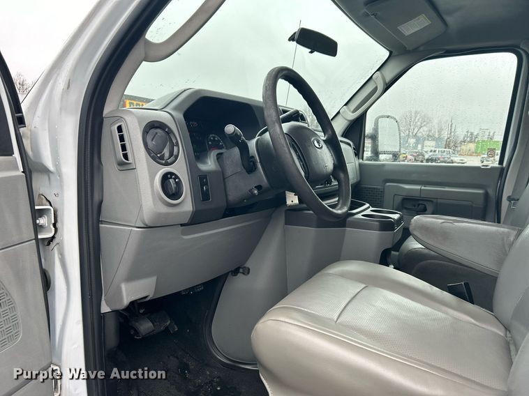 image for item DN0678 2014 Ford E150 van