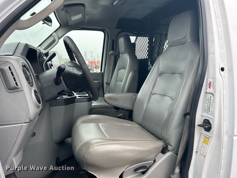 image for item DN0678 2014 Ford E150 van