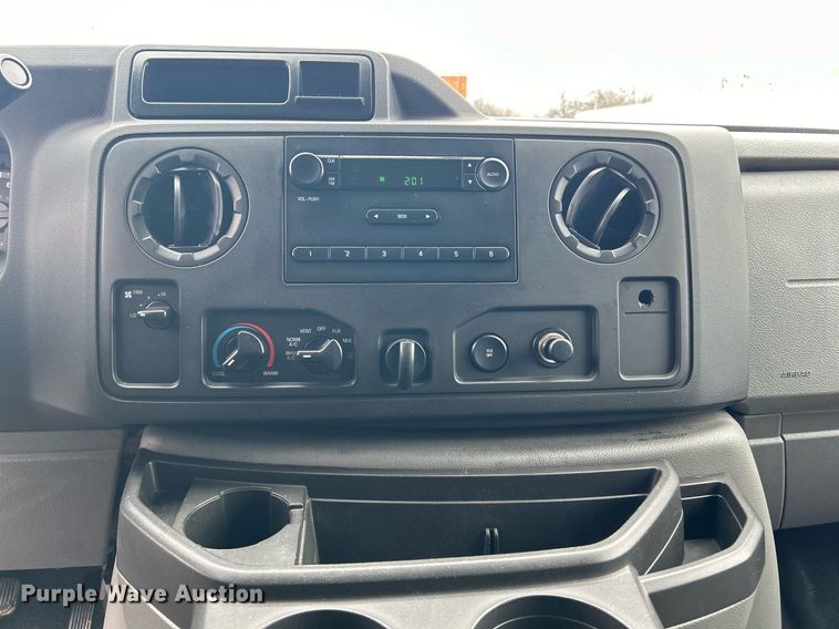 image for item DN0678 2014 Ford E150 van