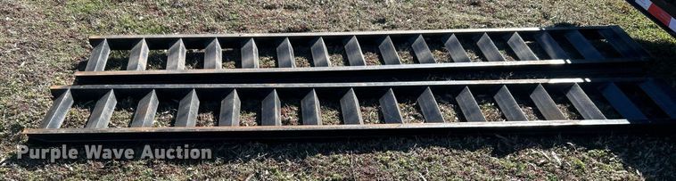 image for item DN0703 2022 Custom Built Gooseneck Trailers, Inc. Gooseneck Float TA 40' equipment trailer