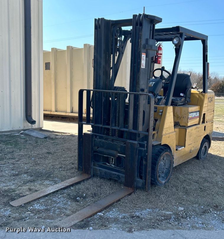 image for item DN0710 1999 Caterpillar  GC40K forklift