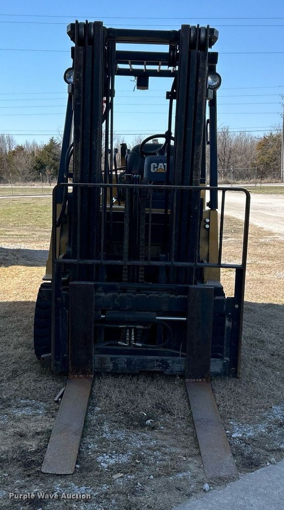 image for item DN0710 1999 Caterpillar  GC40K forklift